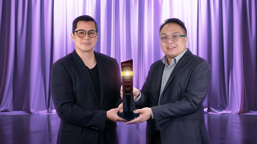 WeFund Lending Corp JuanHand wins Outstanding Fintech Award